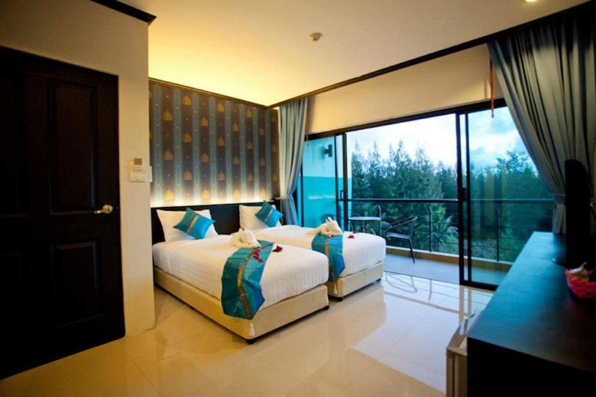Kata Green Beach Hotel 외부 사진
