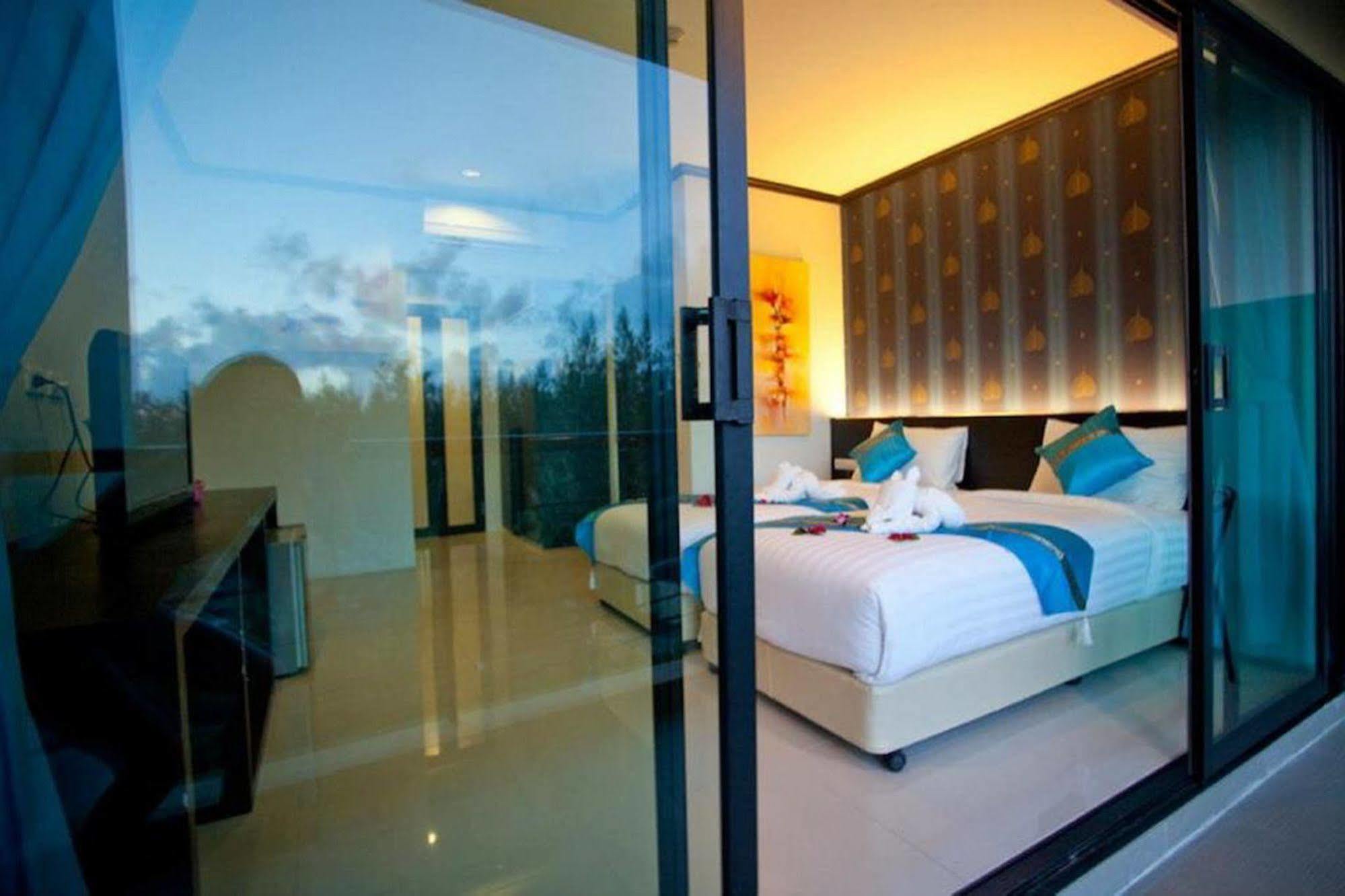 Kata Green Beach Hotel 외부 사진