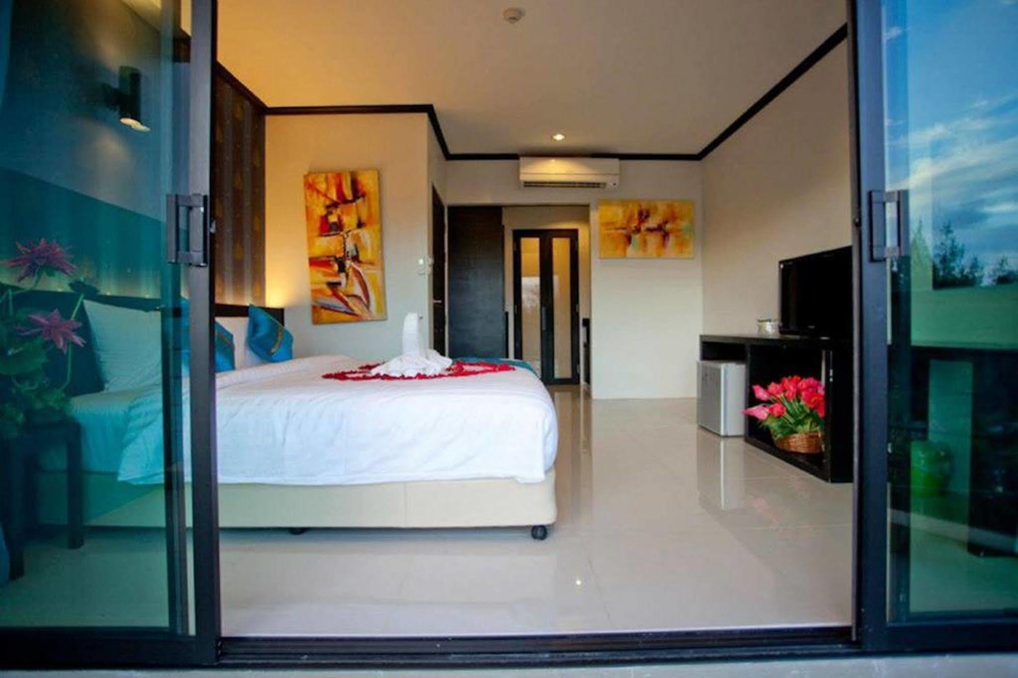 Kata Green Beach Hotel 외부 사진