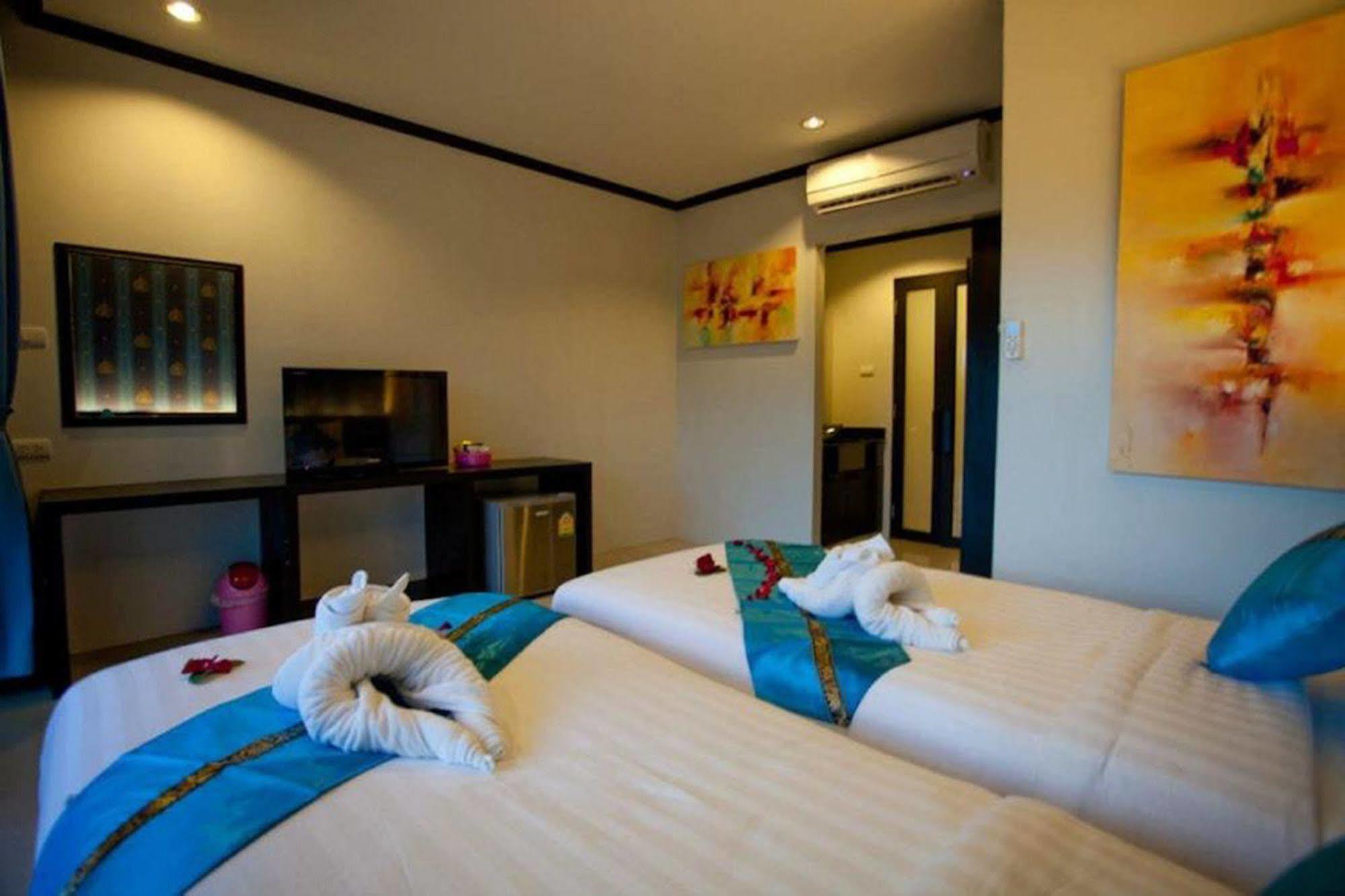 Kata Green Beach Hotel 외부 사진