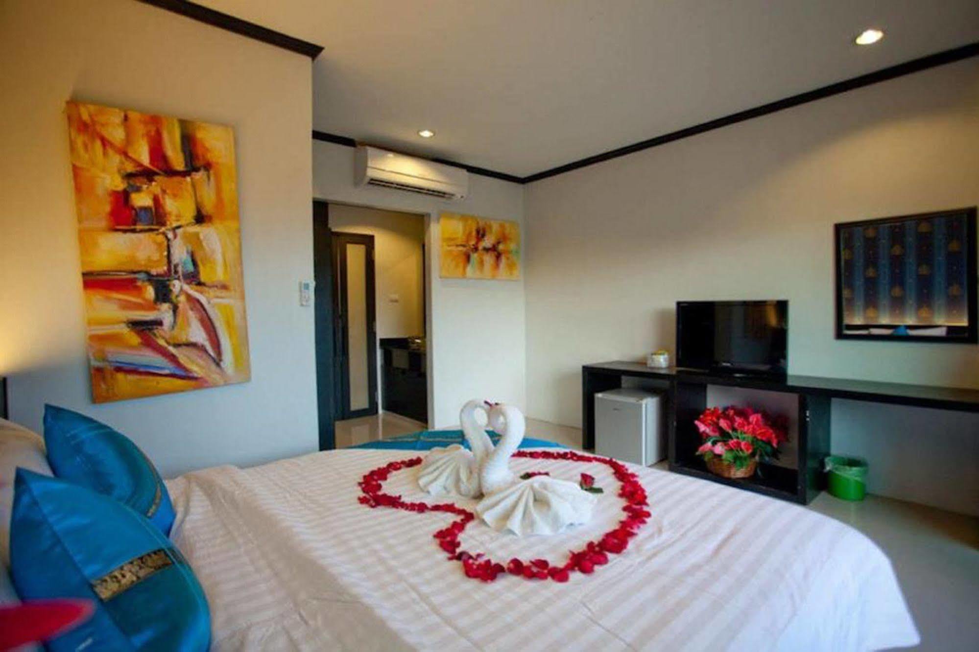 Kata Green Beach Hotel 외부 사진