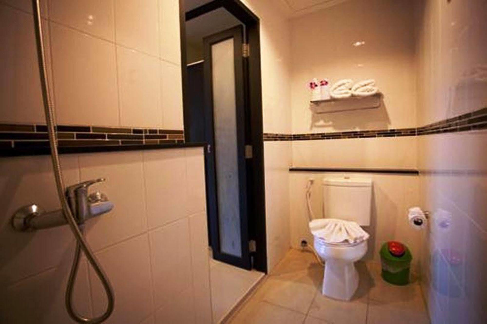 Kata Green Beach Hotel 외부 사진